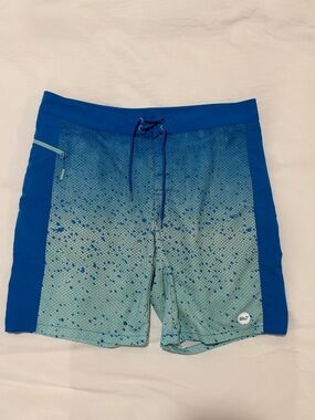 Vineyard Vines Men's Blue Gradient Swim Trunks with Drawstring